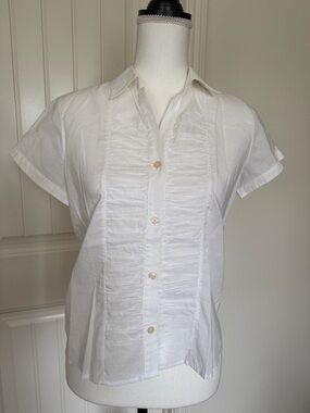 Liz Claiborne White Short-Sleeve Ruffled Front Button Shirt 4P